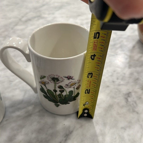 Set of two Portmeirion Botanic Garden coffee mugs - Picture 9 of 9